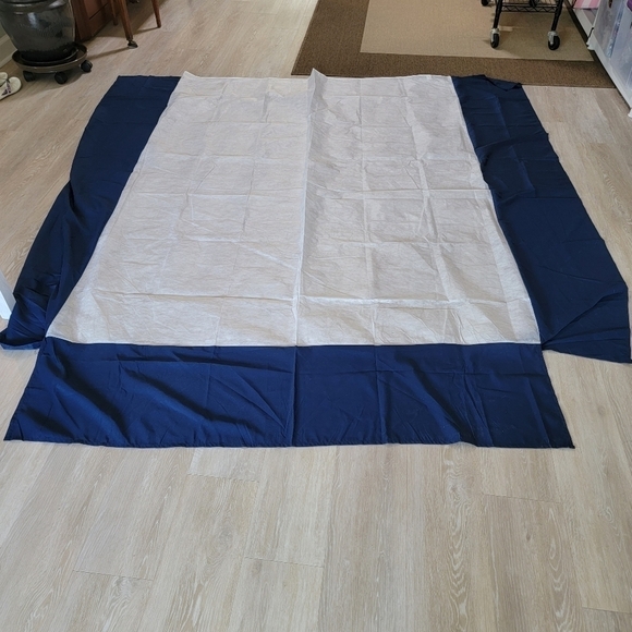๐ 4 for $25 ๐ ROOM ESSENTIALS SOLID QUEEN BEDSKIRT IN NAVY - Picture 3 of 8